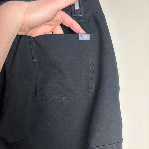 Figs Black Zamora Jogger Scrub Pants Size Medium Petite - Picture 7 of 9
